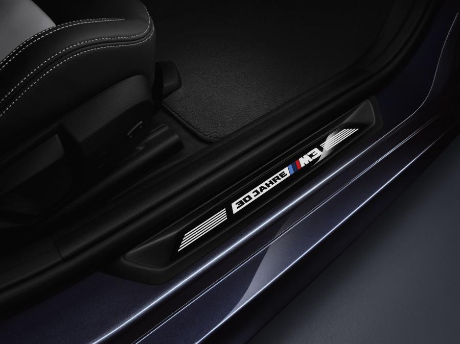 Логотип BMW M3 30 Years M3 2016 года  (фото 33 из 43)